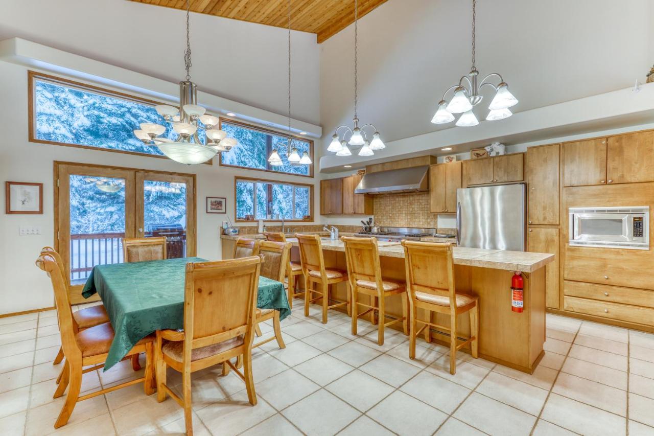 Elk Tracks Lodge Pine Glen Extérieur photo
